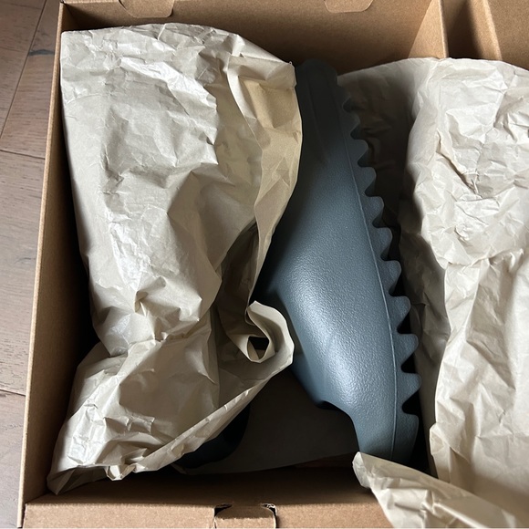 YEEZY YZY - Adidas Slide - Picture 8 of 10